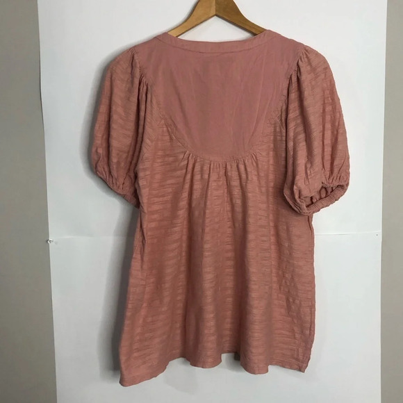 5/$25 
By Anthropologie  Pink S Tunic Puffed Sleeves Partial Button Closure - Picture 3 of 9